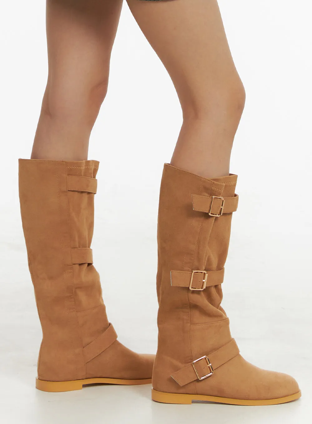 Suede Buckled Boots IA417