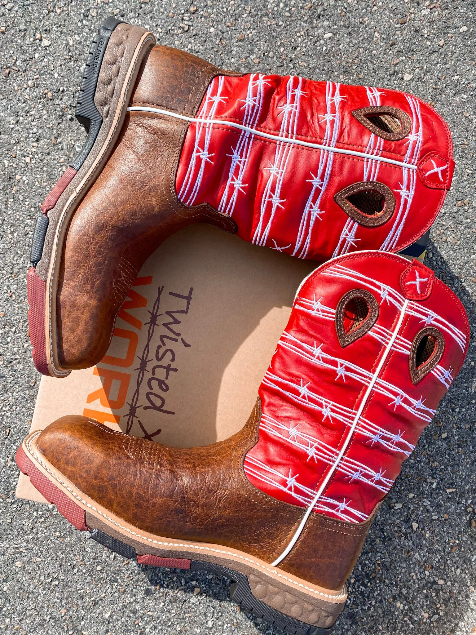 TWISTED X WATERPROOF NANO TOE WESTERN BOOT IN RED BARB WIRE