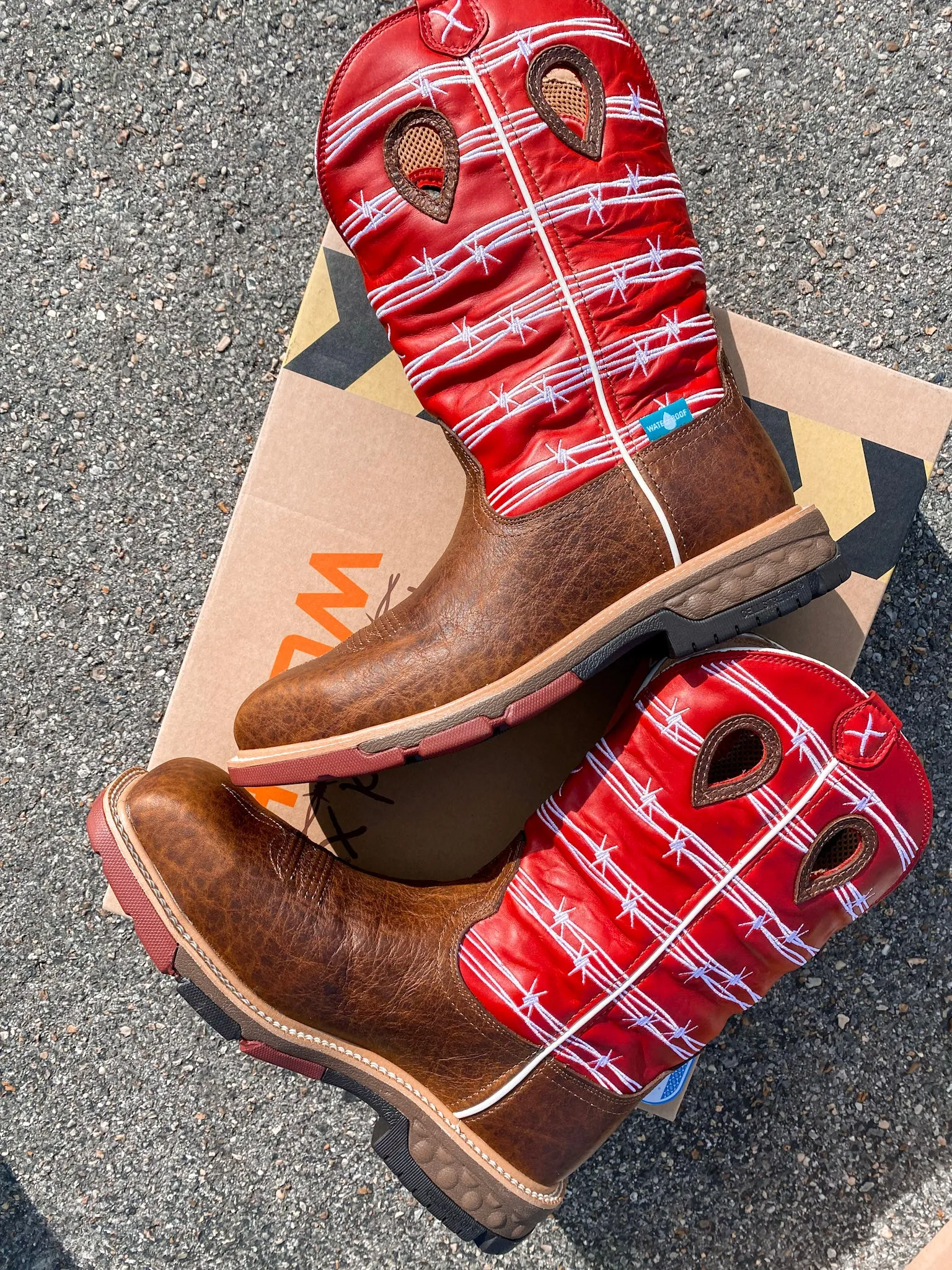 TWISTED X WATERPROOF NANO TOE WESTERN BOOT IN RED BARB WIRE